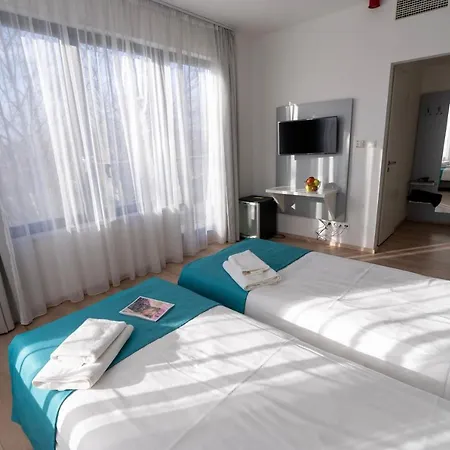 Hotel Tok *